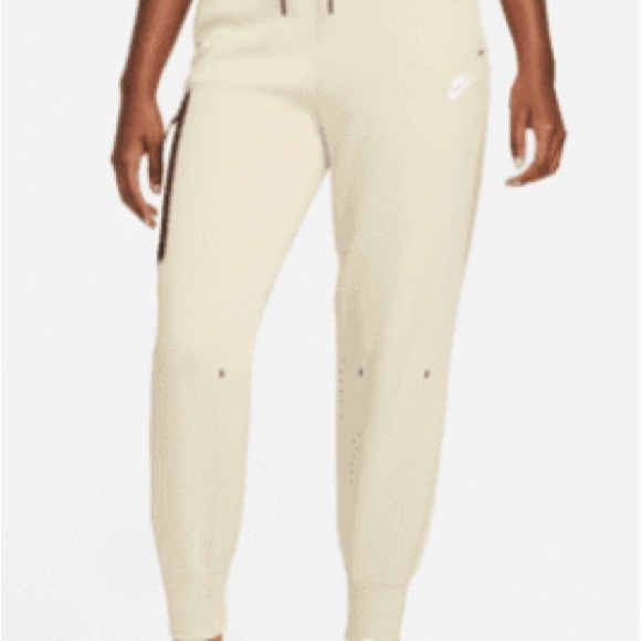 Nike Sportswear Tech Fleece, only worn once. . - Picture 2 of 2